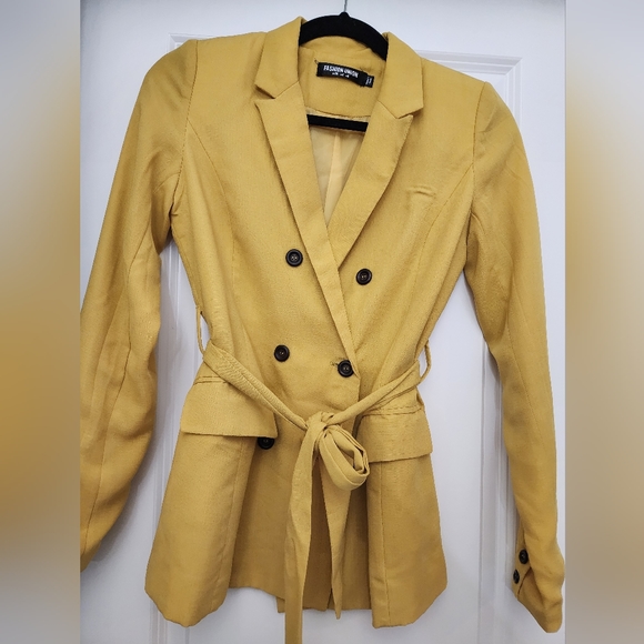 Belted ASOS Blazer - Picture 4 of 5